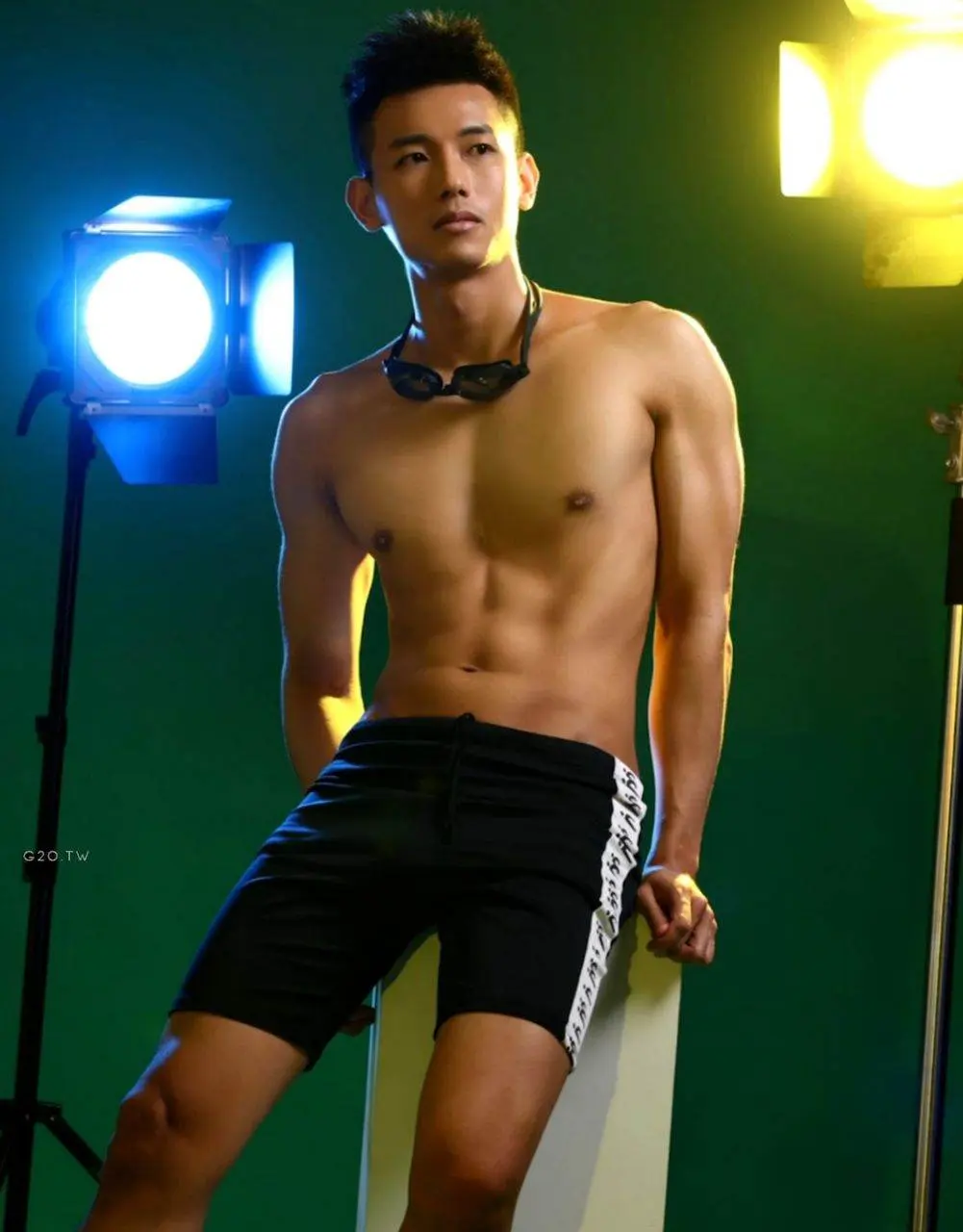 หนุ่มหล่อขึ้นปก 1169