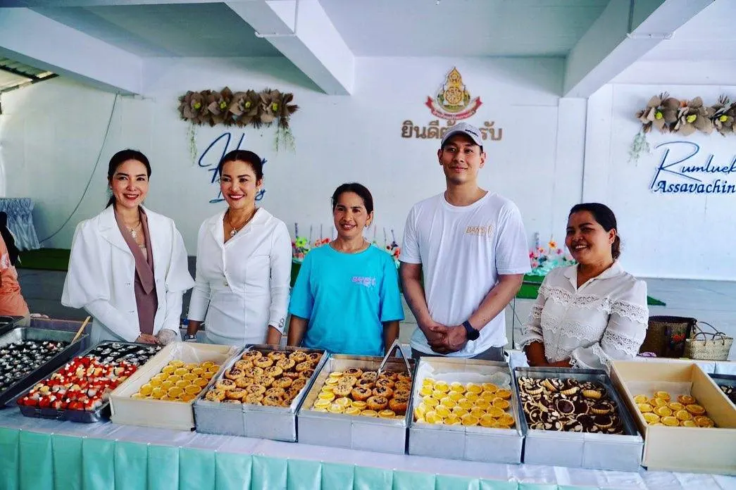 โดยล่าสุดในไอจีส่วนตัวมีการเคลื่อนไหวขณะที่เดินทางไปแจกอาหารให้กับน้องๆที่โรงเรียนระบุข้อความว่า สุขสันต์วันเกิดพี่ลึกแห่ง @bansdivingresort คับขอบคุณที่ชวนผมไปร่วมทำบุญกับไปแจกอาหารน้องๆที่โรงเรียนบ้