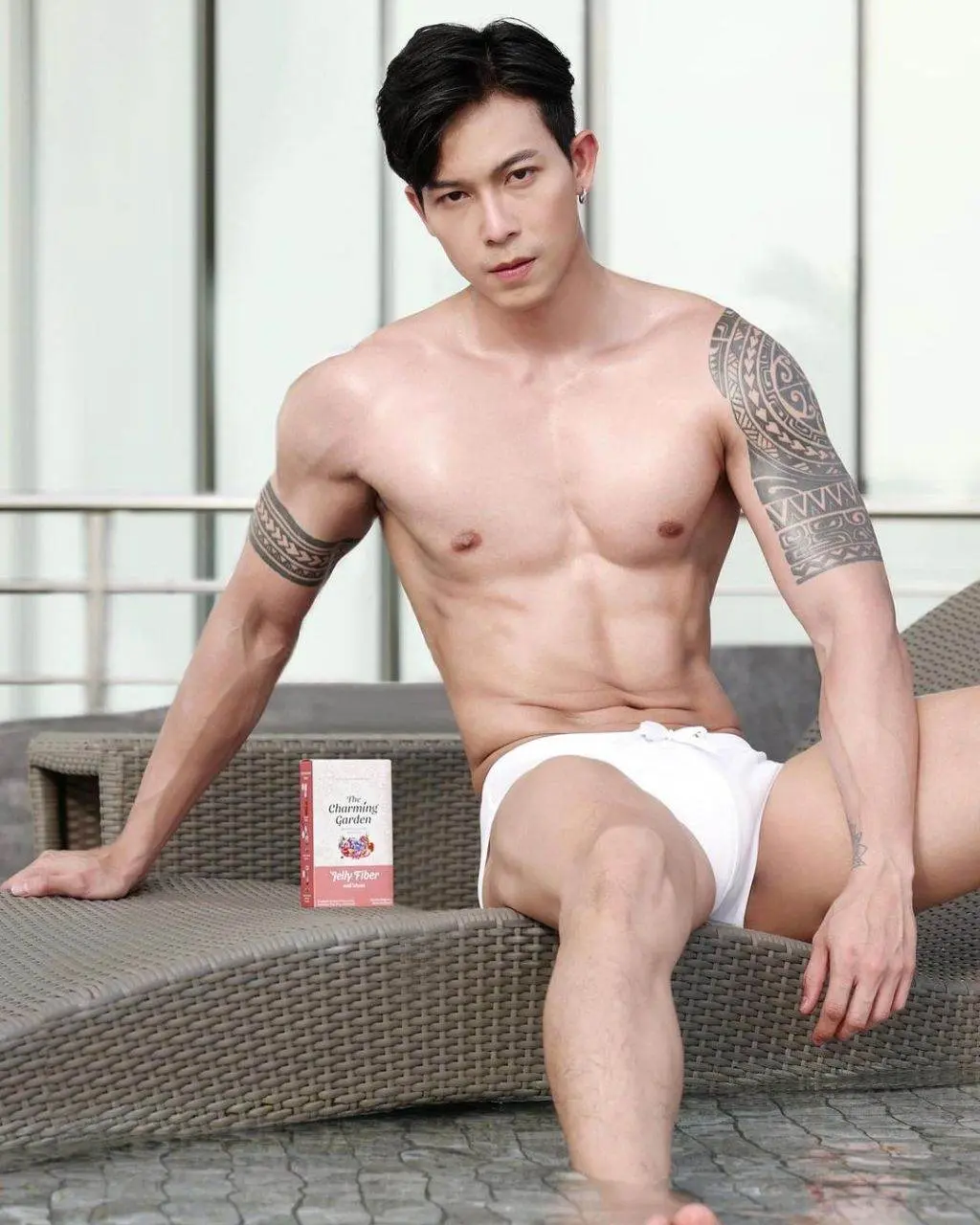บิกินี่ขาวของบรรดาสามี