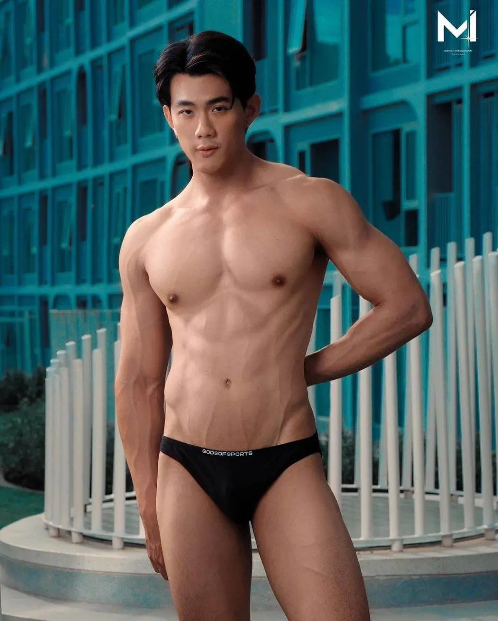 หลากสีรสแซ่บ