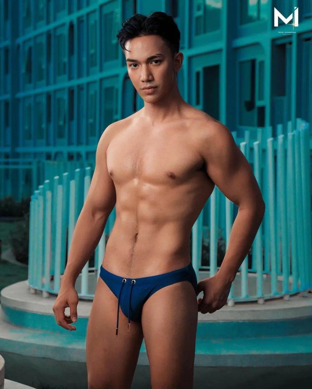 หลากสีรสแซ่บ