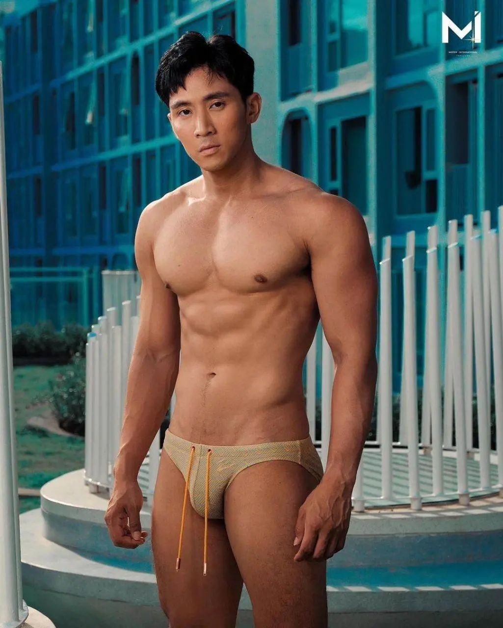 หลากสีรสแซ่บ