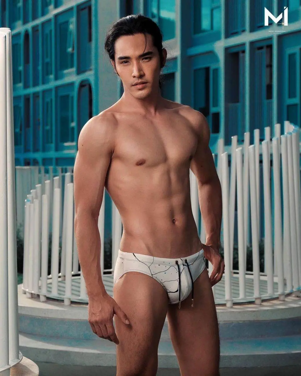 หลากสีรสแซ่บ