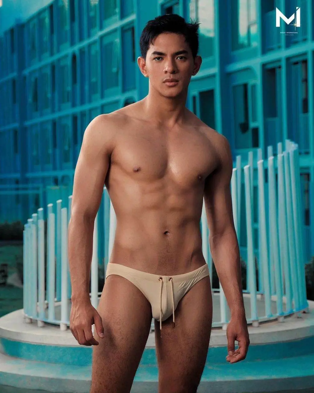 หลากสีรสแซ่บ