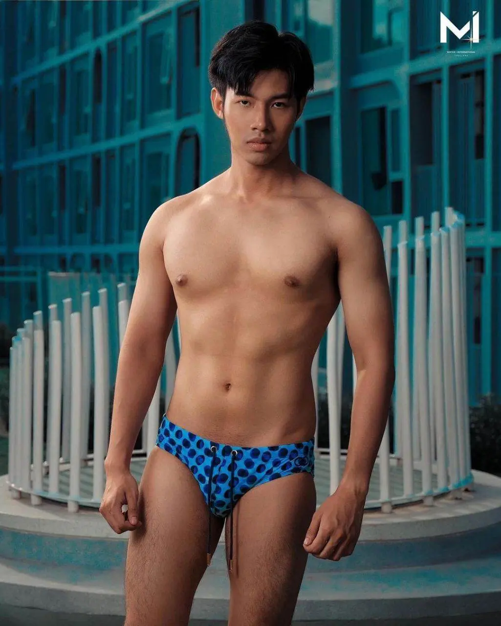 หลากสีรสแซ่บ