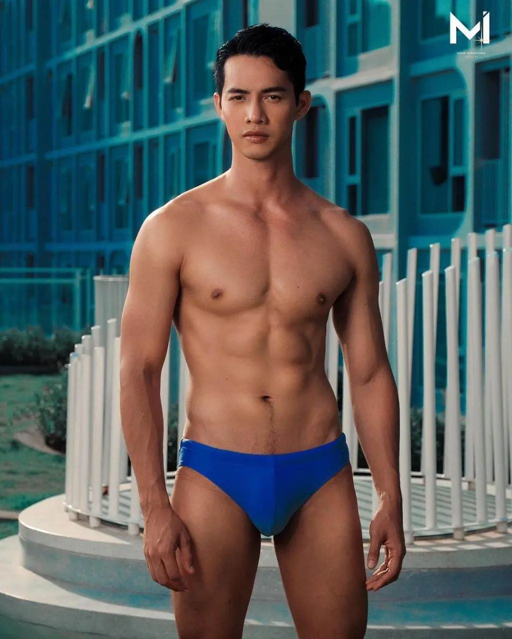 หลากสีรสแซ่บ