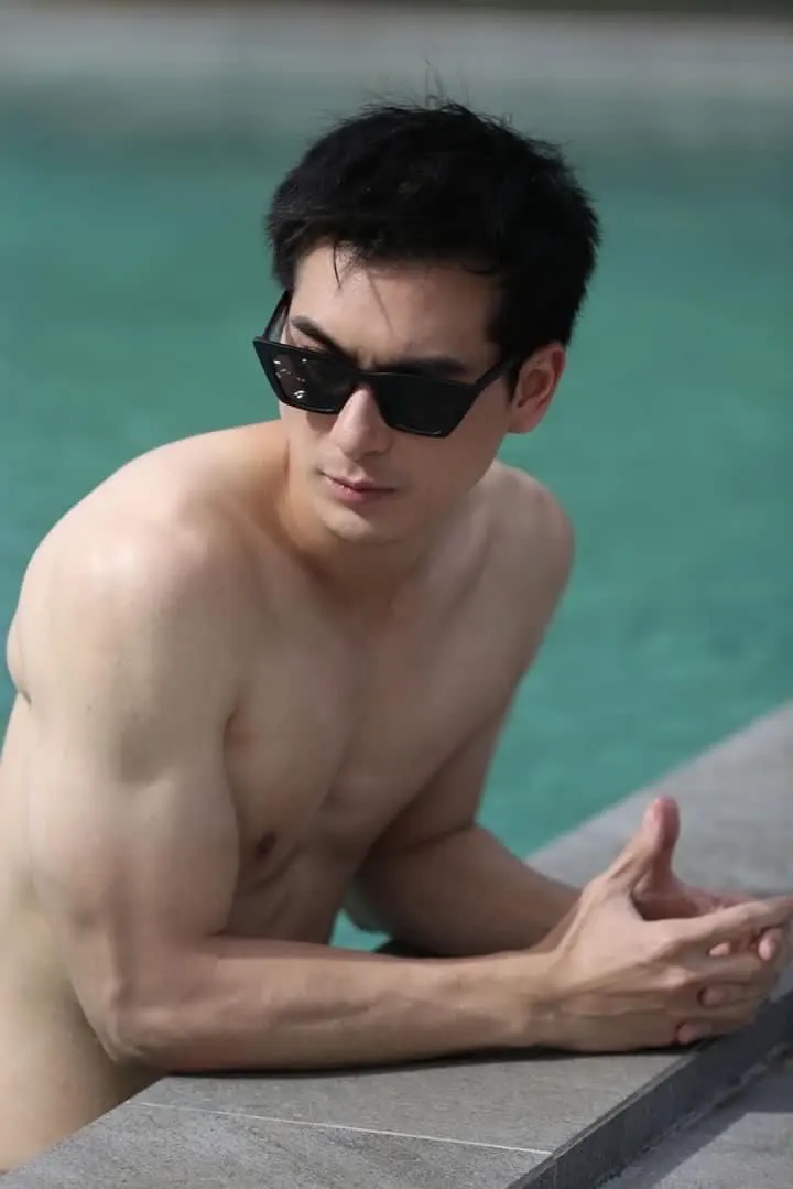 เลียไม่เบื่อ