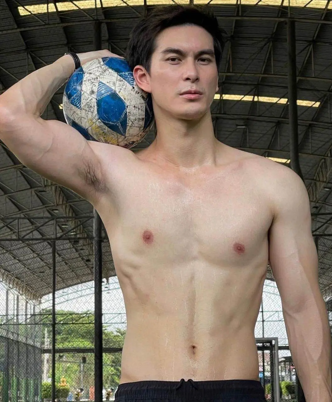 เลียไม่เบื่อ