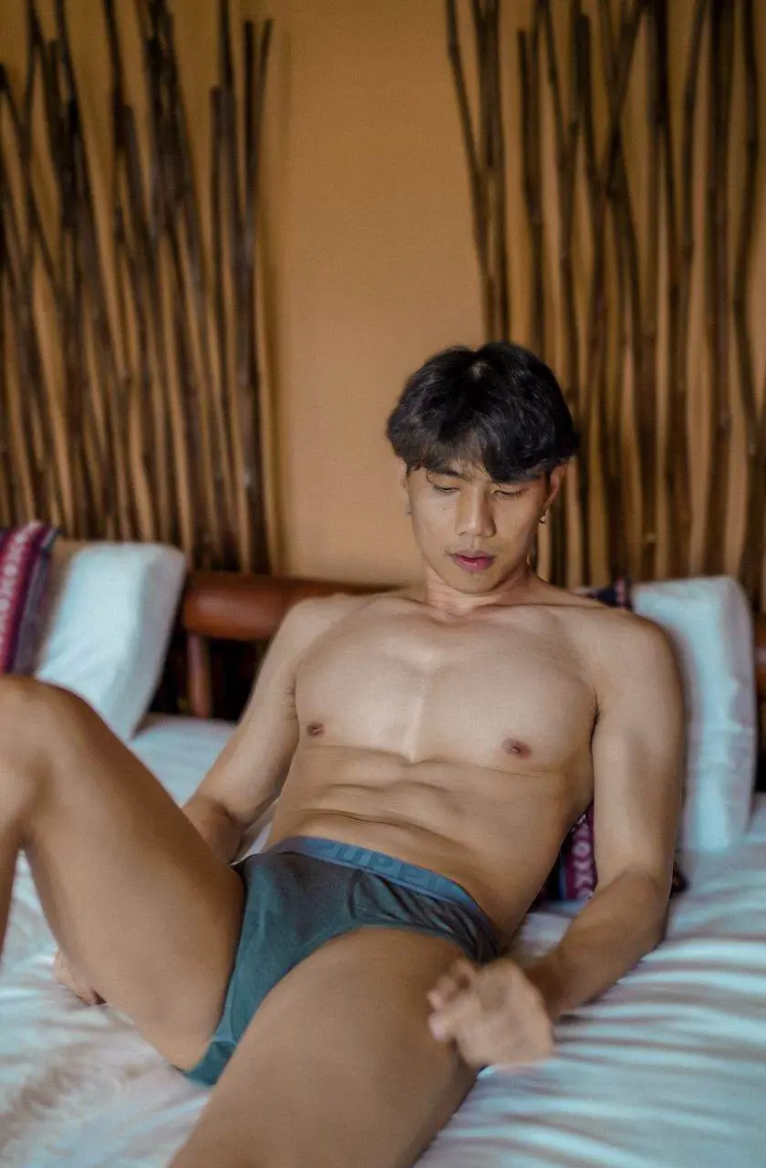 ส่องหนุ่ม 321