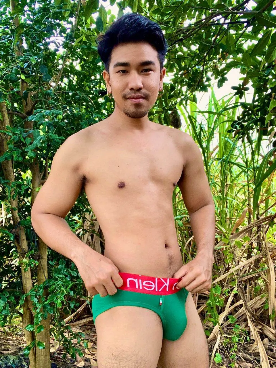 พ่อค้าขายกางเกงในแบบบ้านๆ