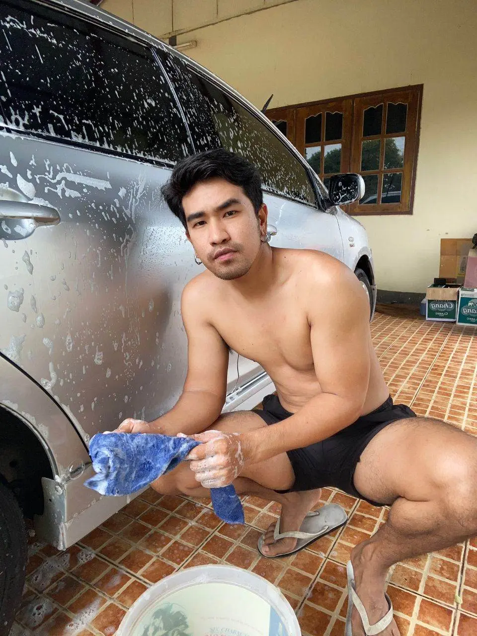 พ่อค้าขายกางเกงในแบบบ้านๆ