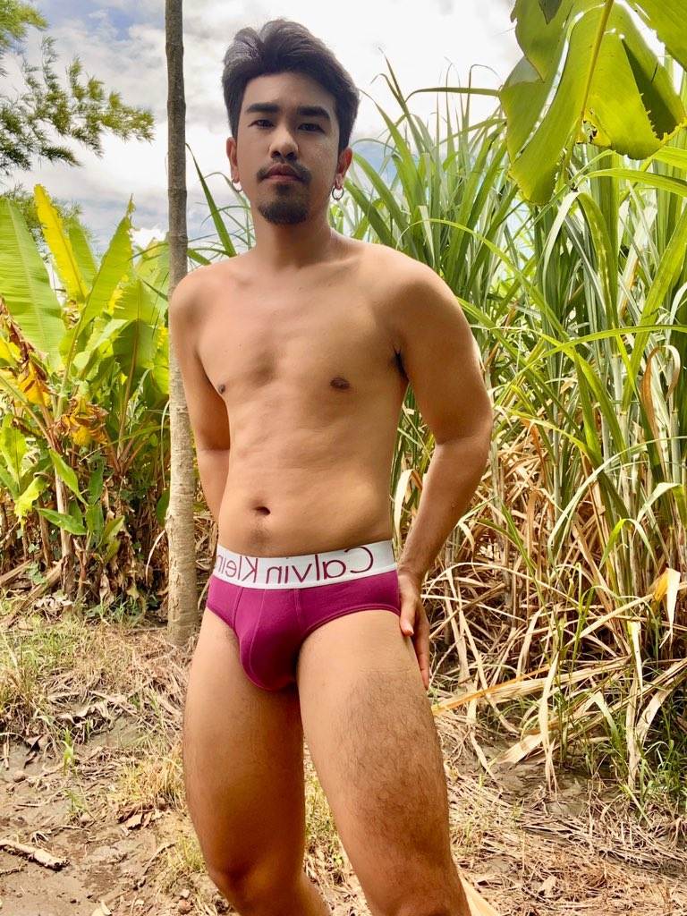 พ่อค้าขายกางเกงในแบบบ้านๆ