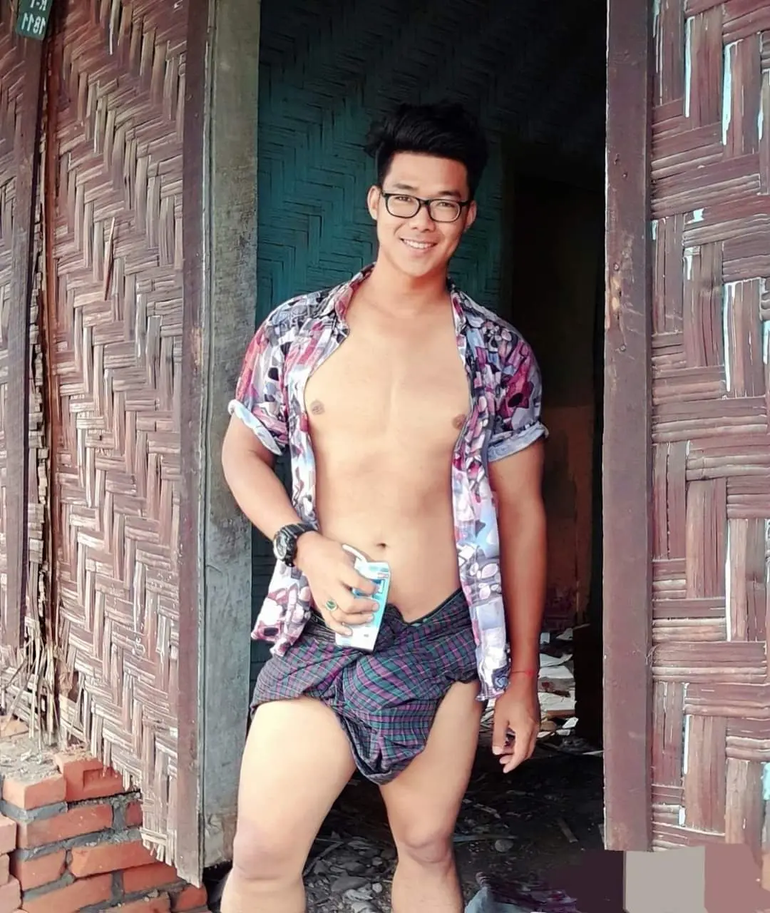 หนุ่มพม่า..บ้านๆ