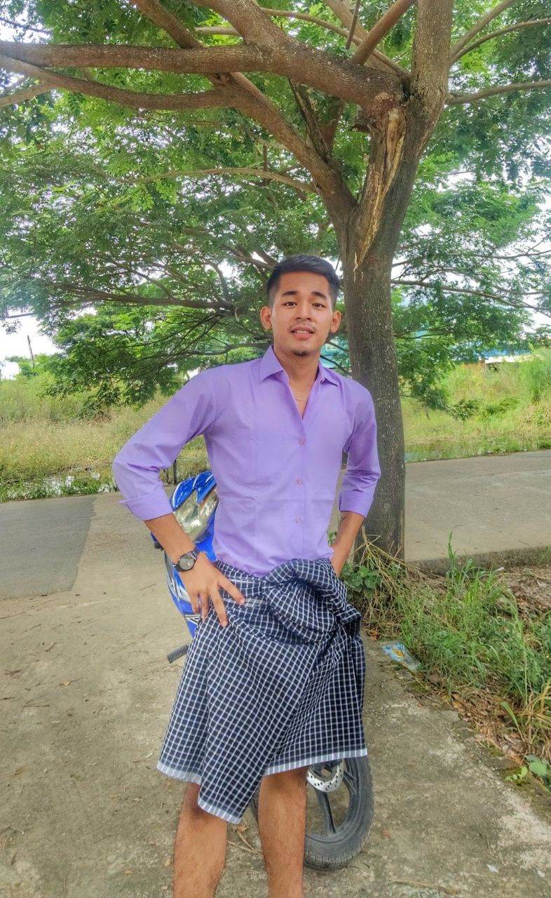 หนุ่มพม่า..บ้านๆ
