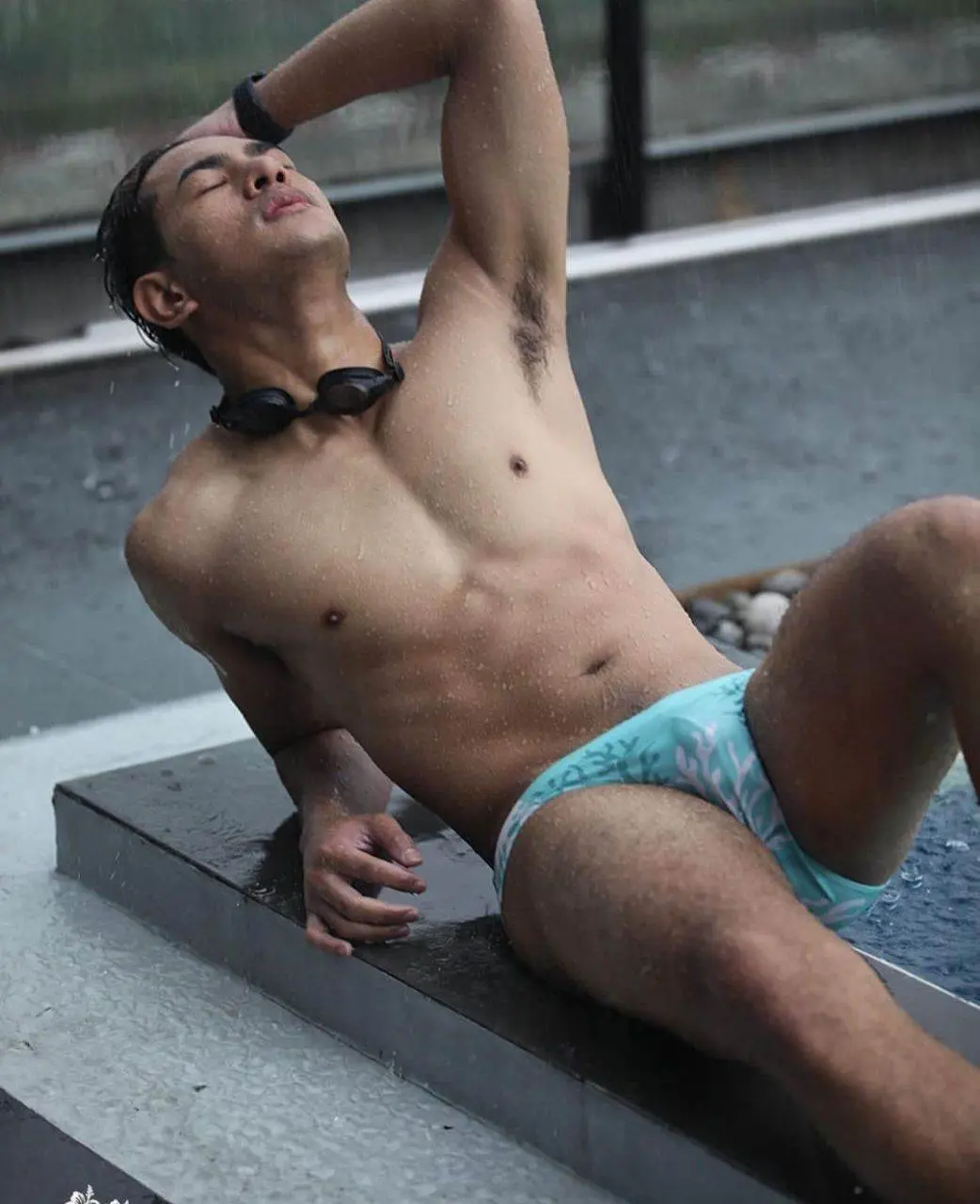 ผู้ชายในสายฝน