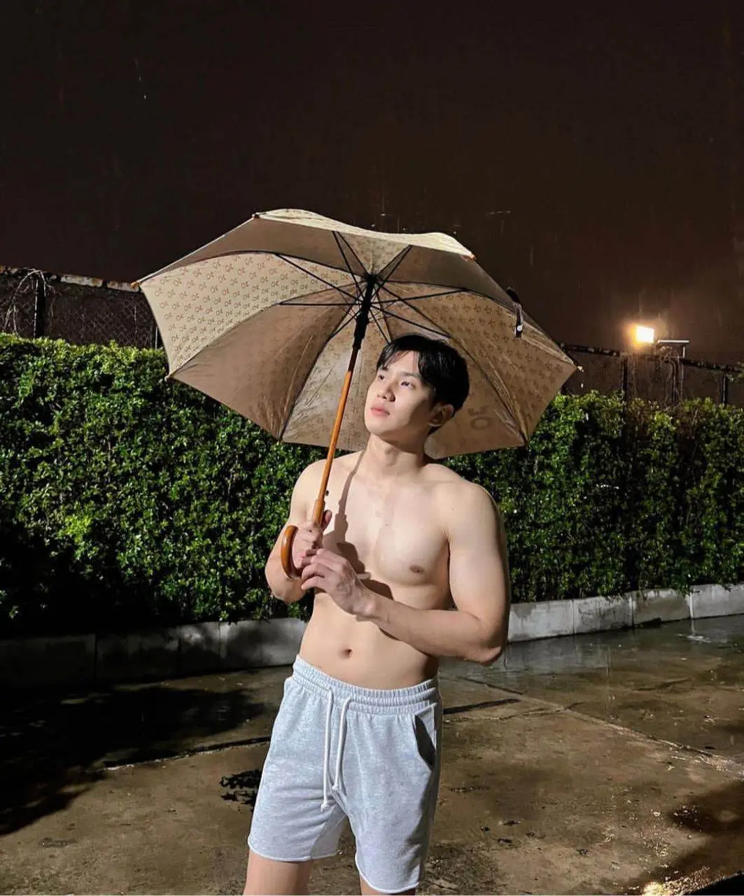 ผู้ชายในสายฝน