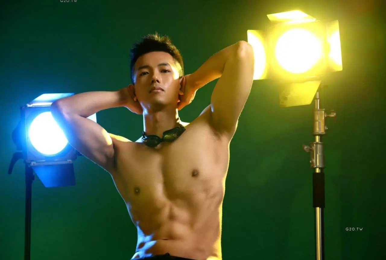 หนุ่มหล่อขึ้นปก 1169.1