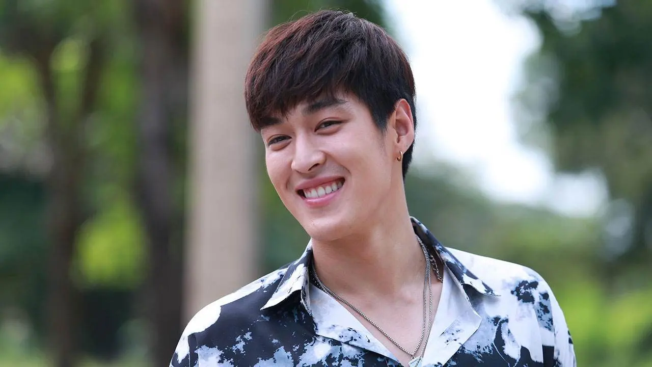 ไม่ถอดแต่..อยากกอดจัง