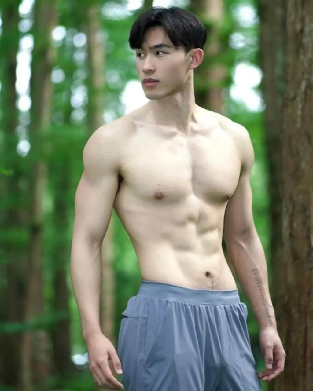 ถอดโชว์เรือนร่าง 2819