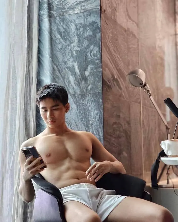 ถอดโชว์เรือนร่าง 2819
