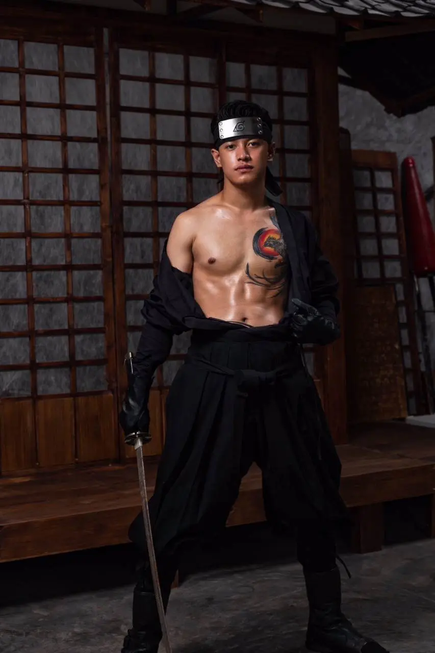 ถอดโชว์เรือนร่าง 2820