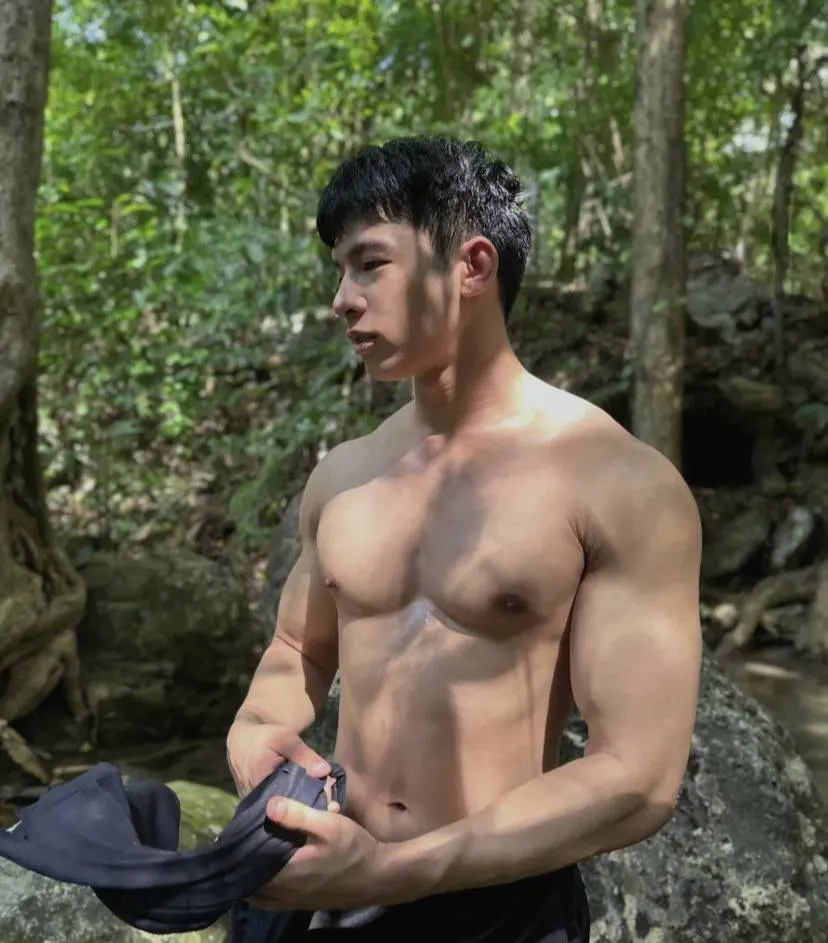ถอดโชว์เรือนร่าง 2820