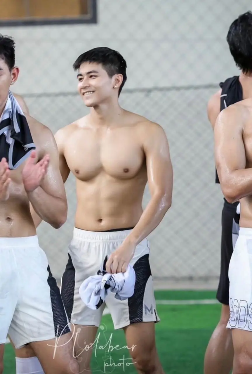 ถอดโชว์เรือนร่าง 2820