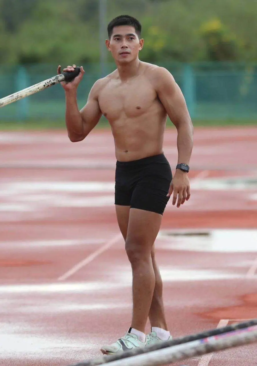 โอ๊ต ภาสพงศ์ อ่ำสำอางค์ กระโดดค้ำชายทีมชาติไทย