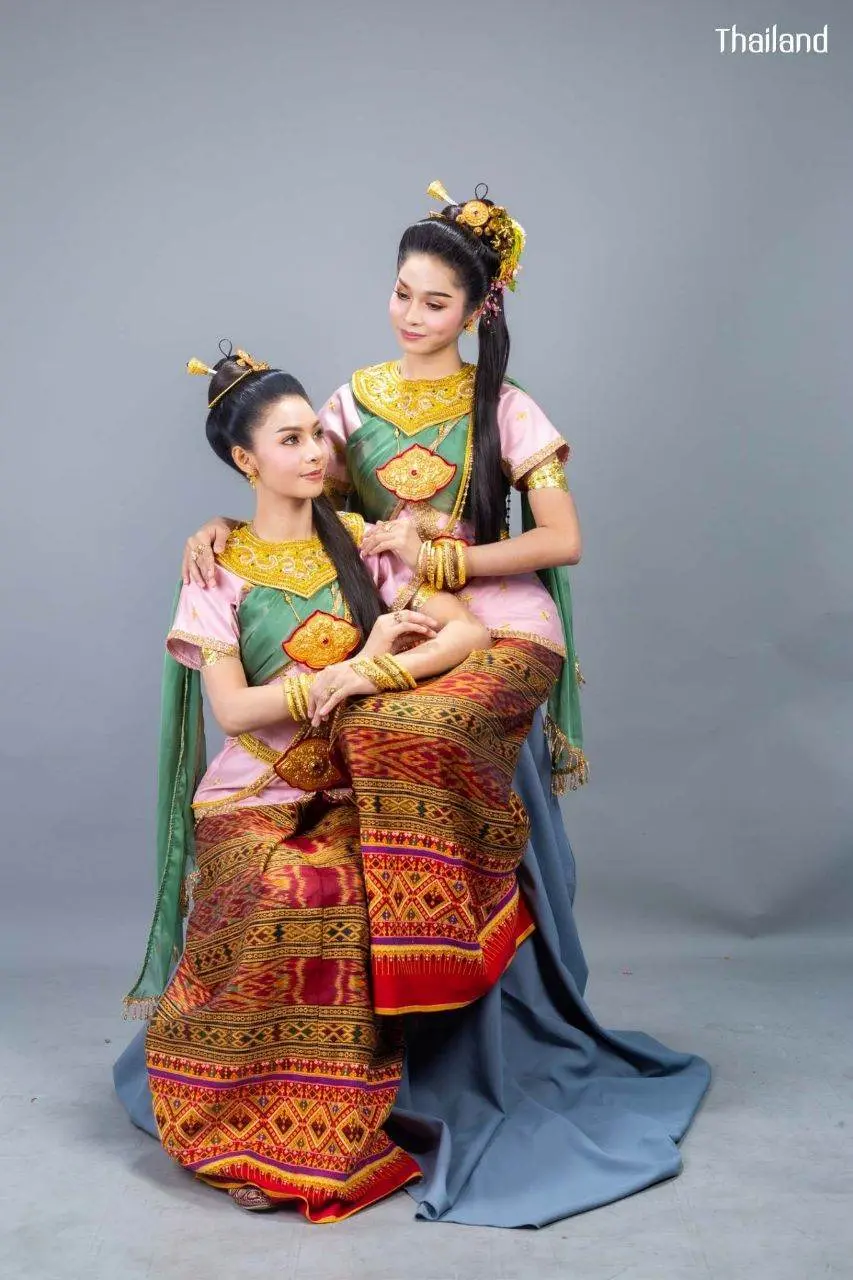 Thai Dance: Phuean Phaeng Taeng Tua 🇹🇭