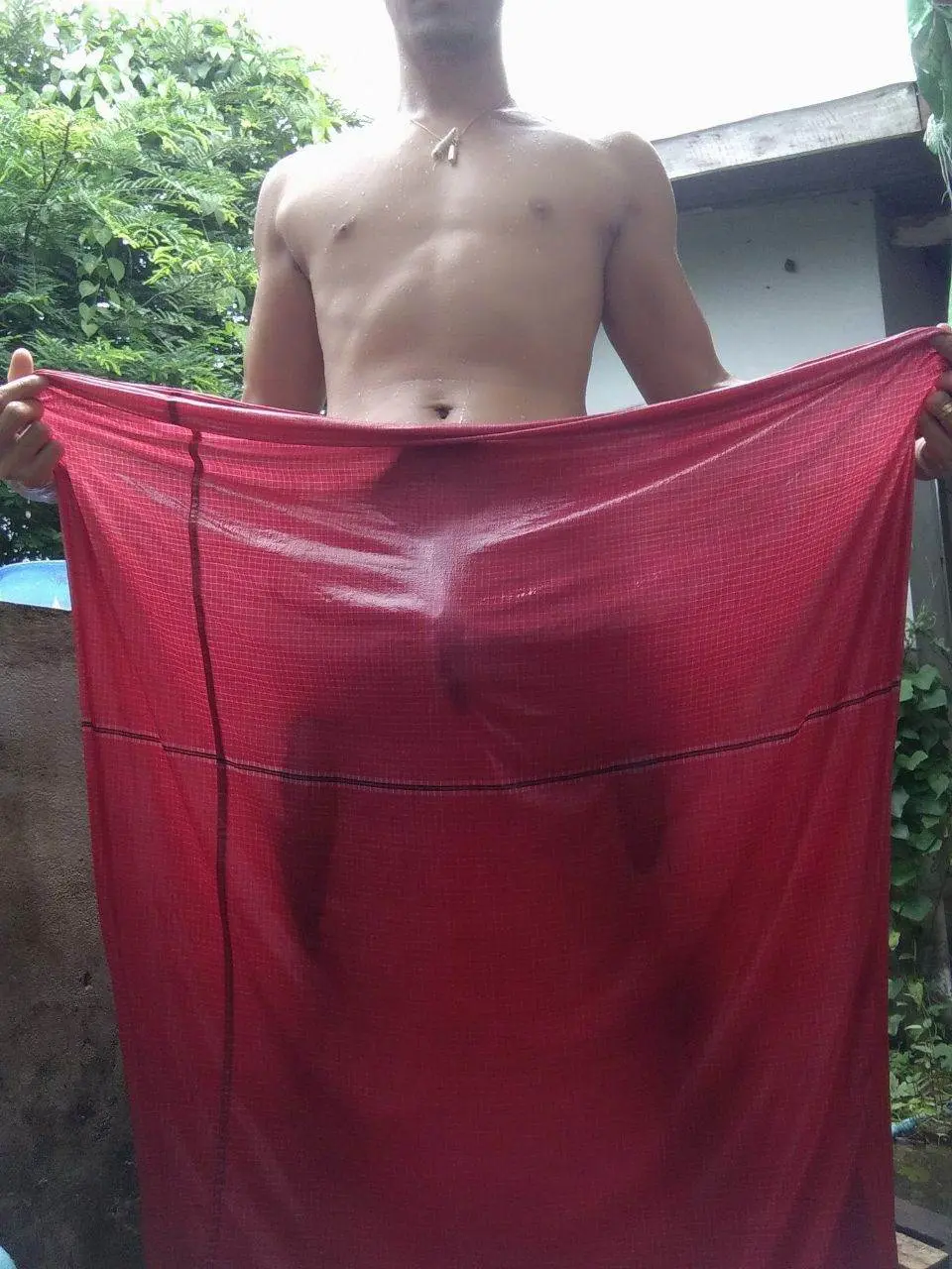 หนุ่มพม่าบ้านๆ..อาบน้ำ
