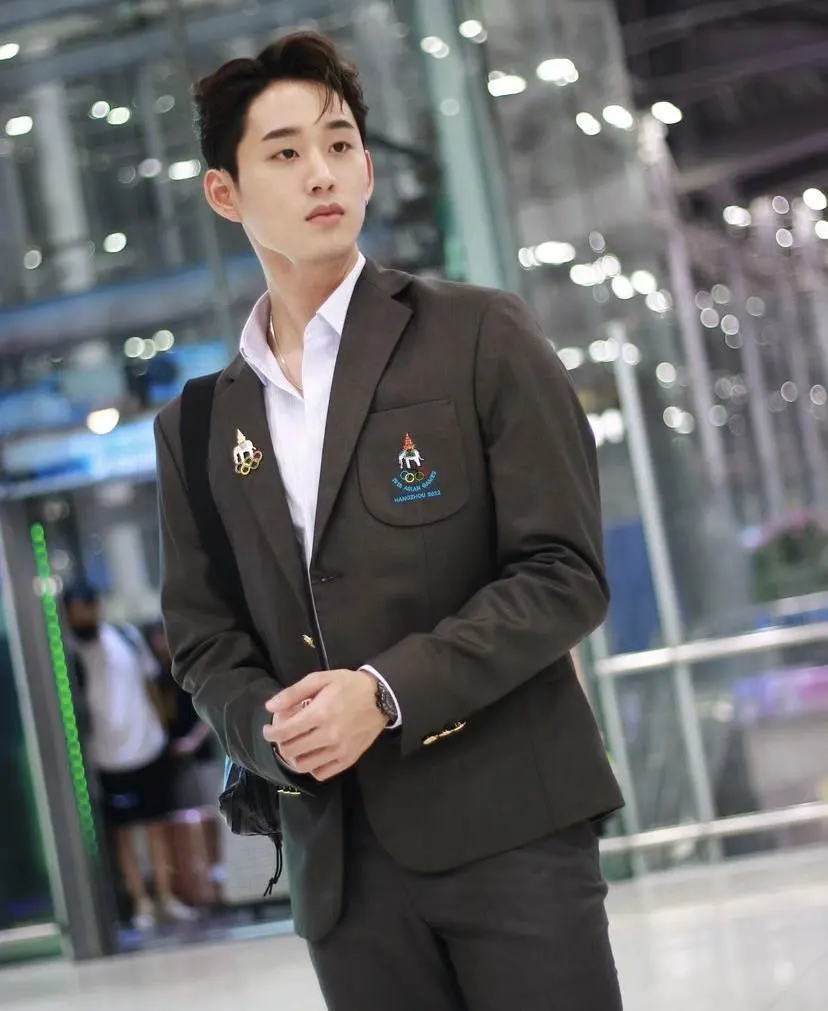 ฉลามเอส นักว่ายน้ำทีมไทย สุดหล่อ the 19th Asian Games  Hangzhou