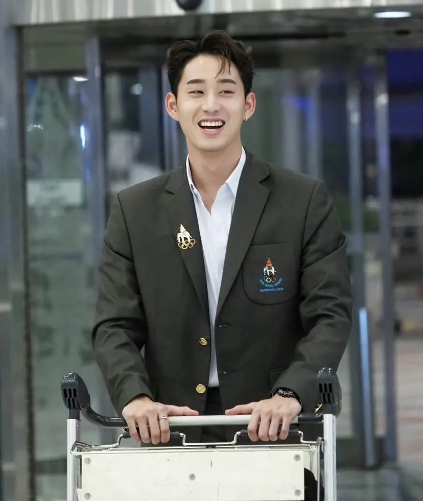 ฉลามเอส นักว่ายน้ำทีมไทย สุดหล่อ the 19th Asian Games  Hangzhou