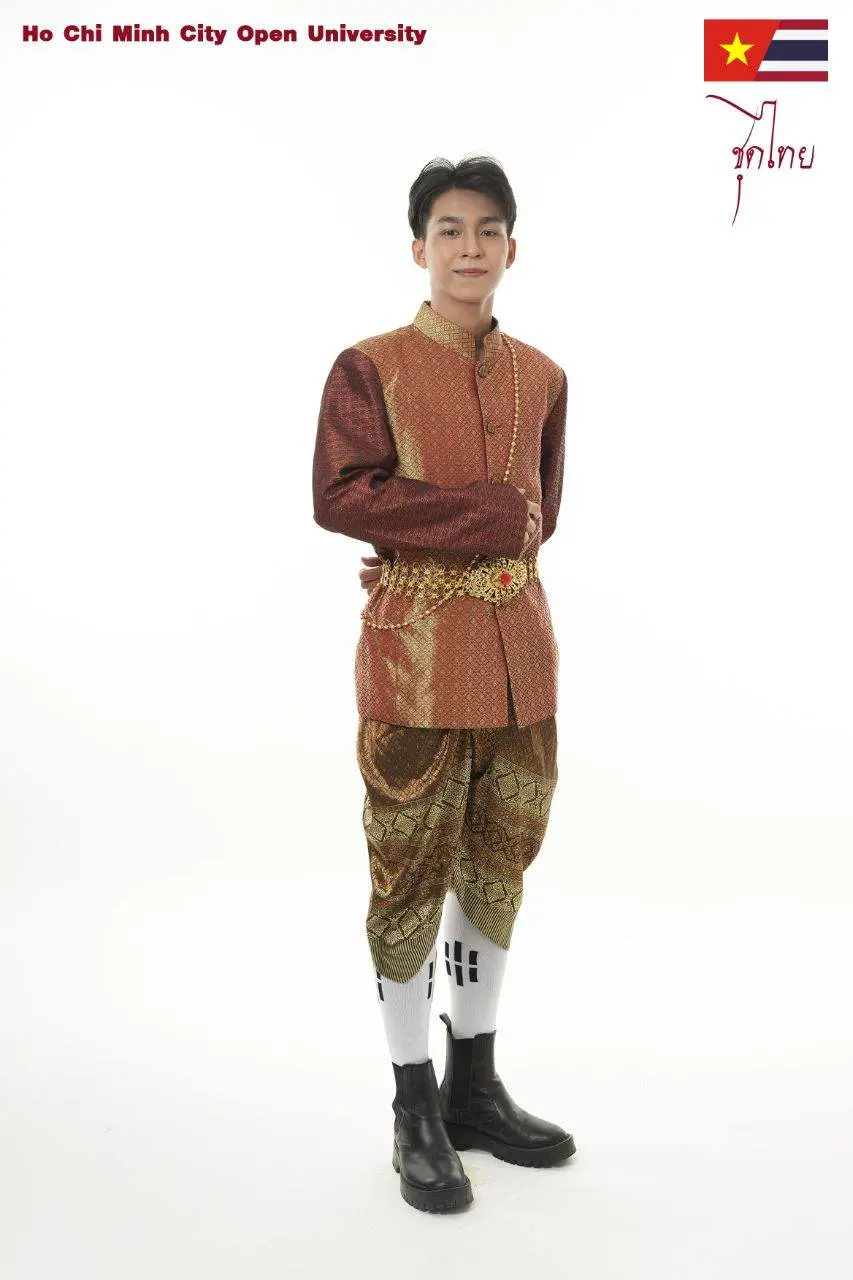 🇻🇳 Vietnamese students present the Thai Traditional Costume 🇹🇭