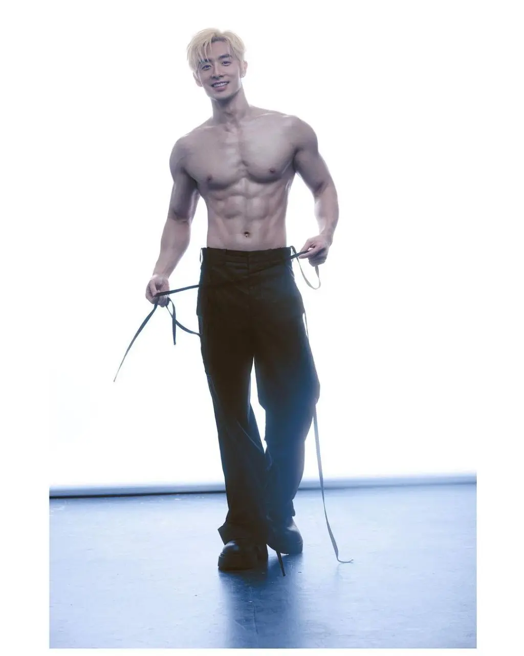 หล่อแบบ​ Peter Kuan