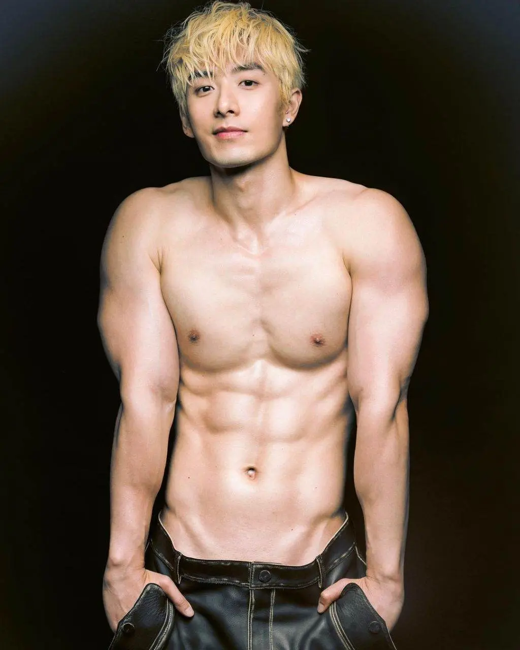 หล่อแบบ​ Peter Kuan
