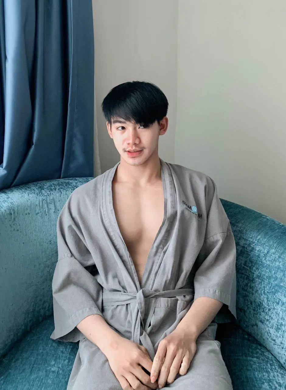 ถอดโชว์เรือนร่าง 2826