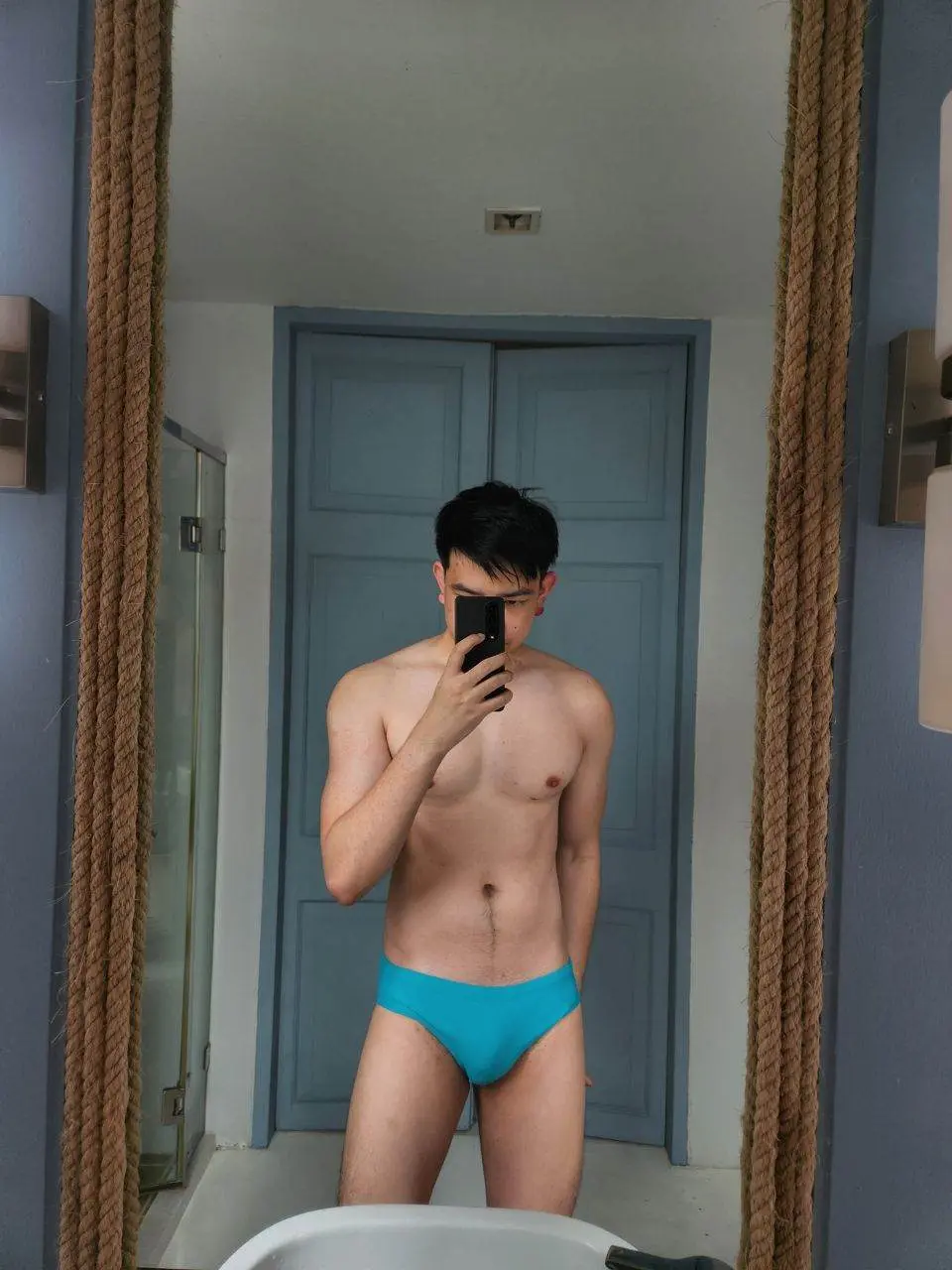 ถอดโชว์เรือนร่าง 2827