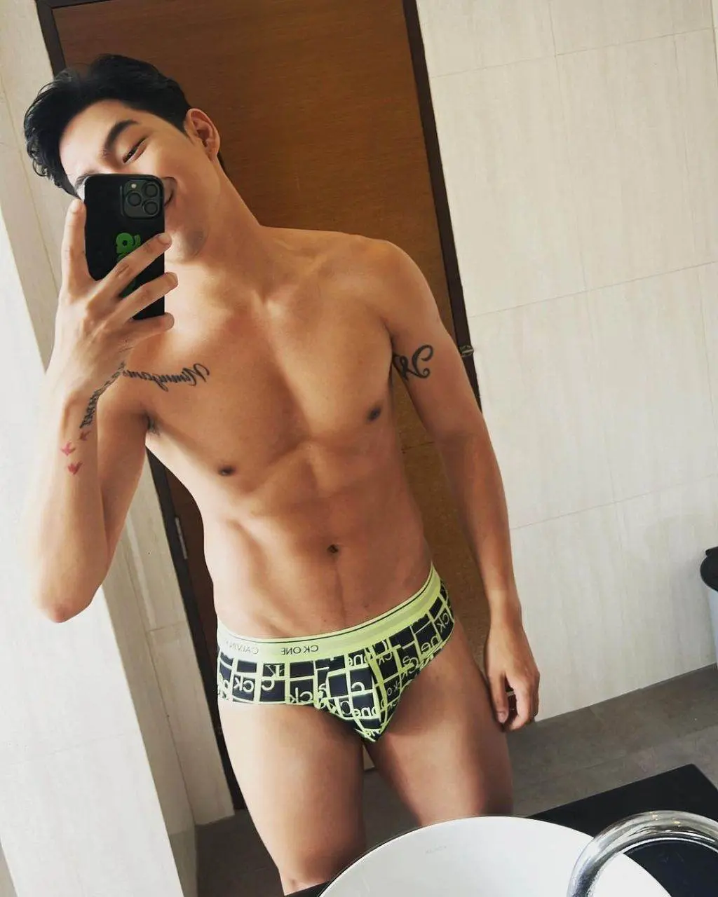 แอบดูไอจีผู้ชาย 25