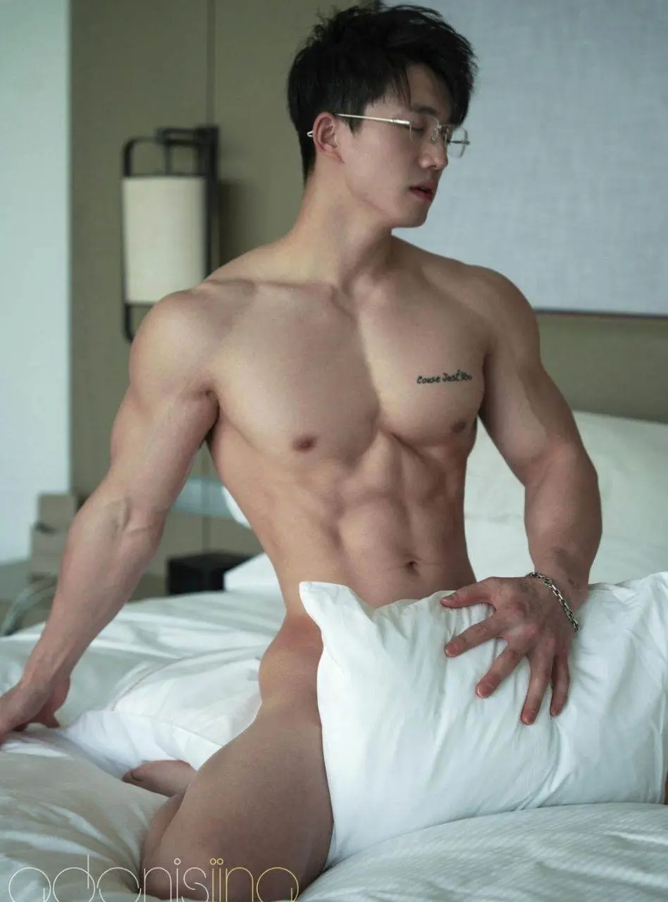หนุ่มหล่อขึ้นปก 1173.2