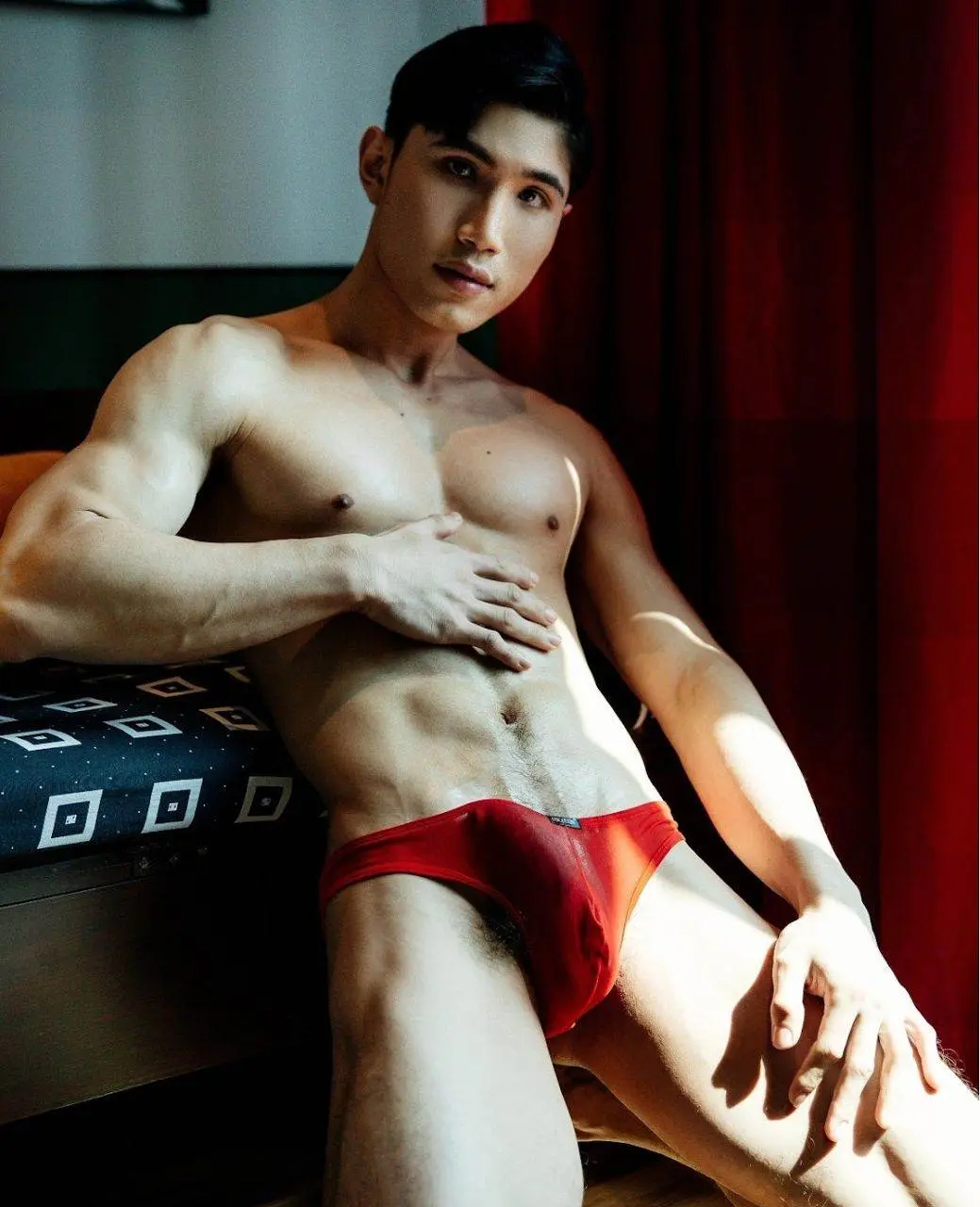 หนุ่มหล่อขึ้นปก 1177.3