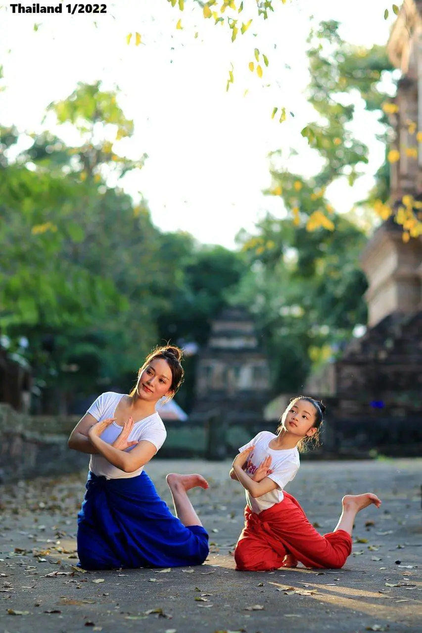 Thai Dance Practice 🇹🇭