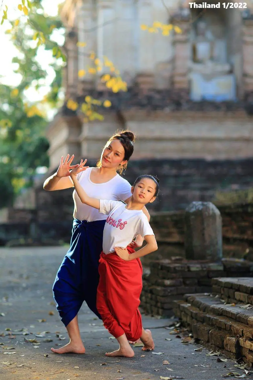 Thai Dance Practice 🇹🇭