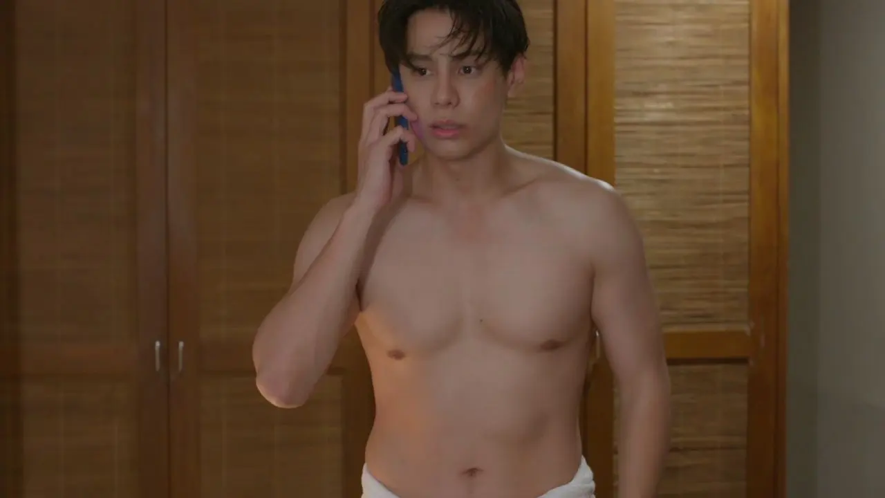 หนุ่มๆในฉากสงครามเงิน
