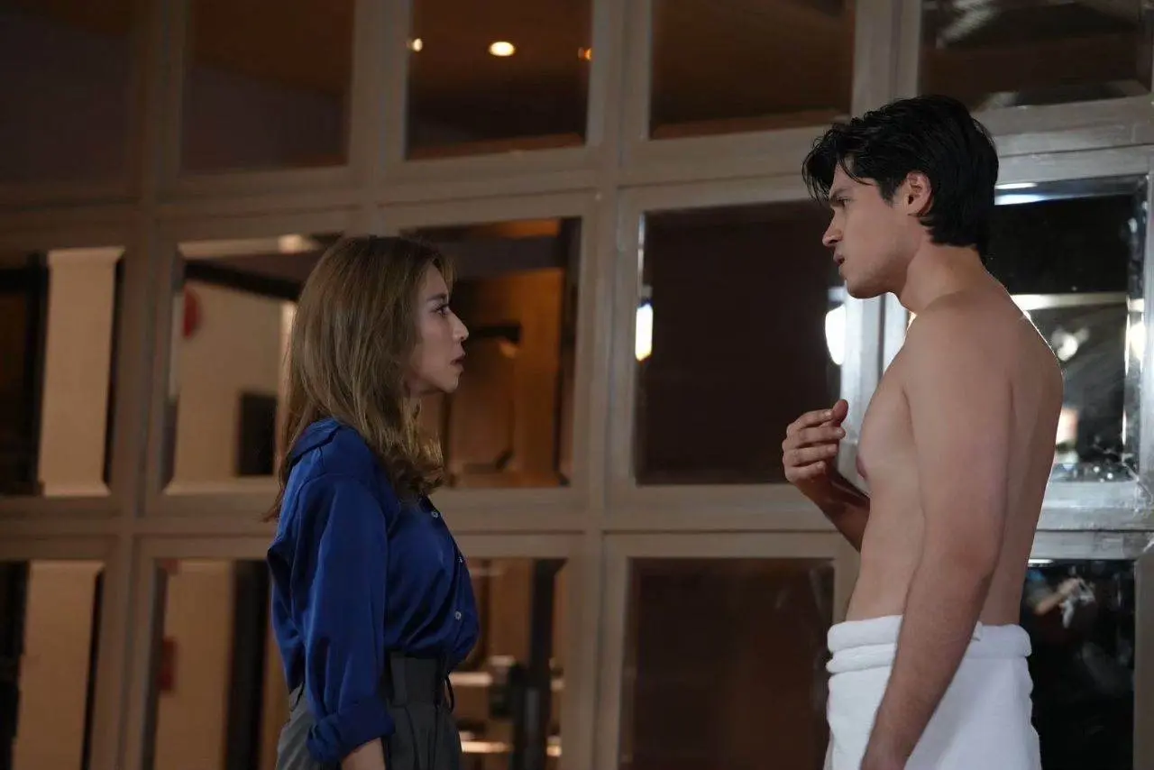 หนุ่มๆในฉากสงครามเงิน