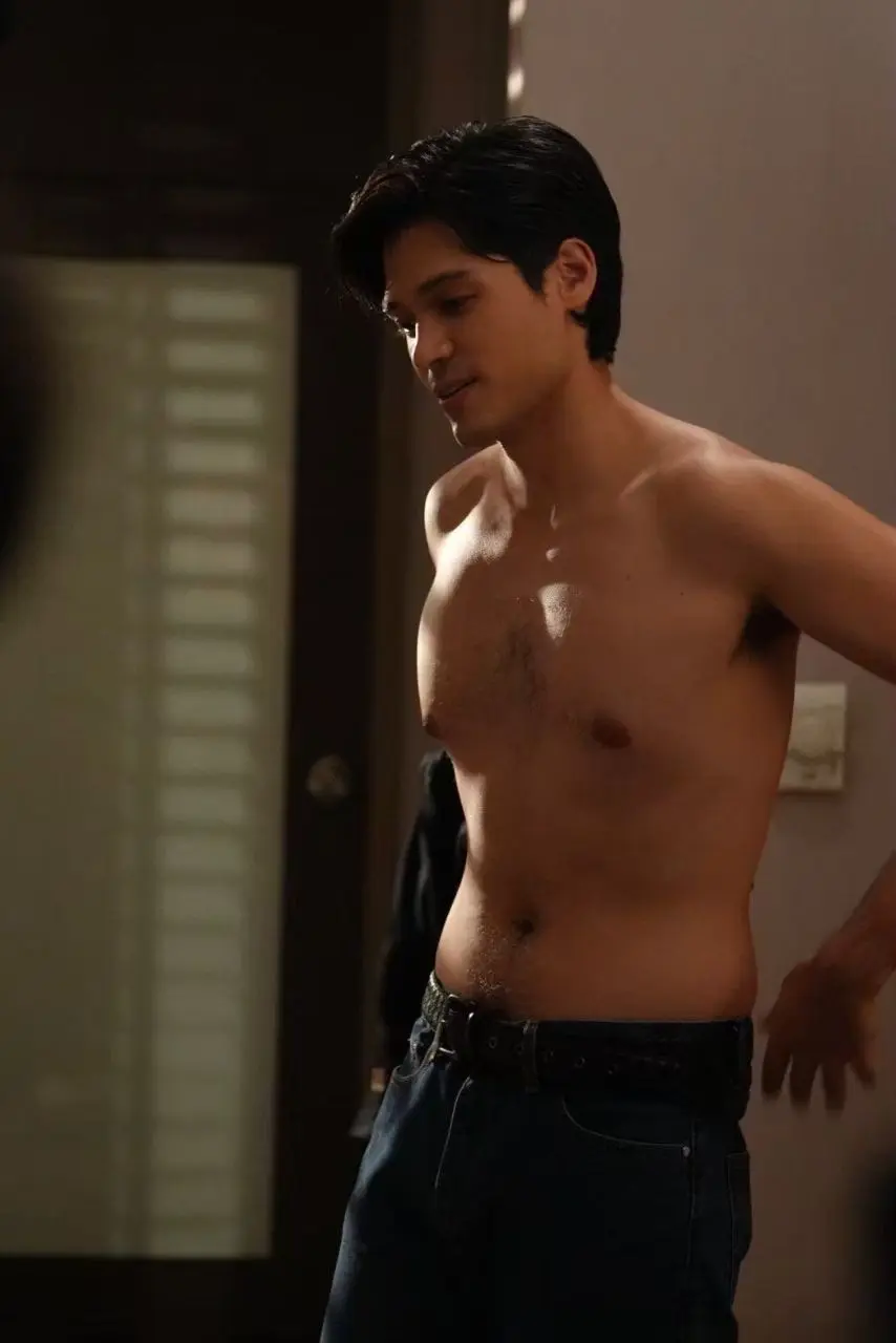 หนุ่มๆในฉากสงครามเงิน