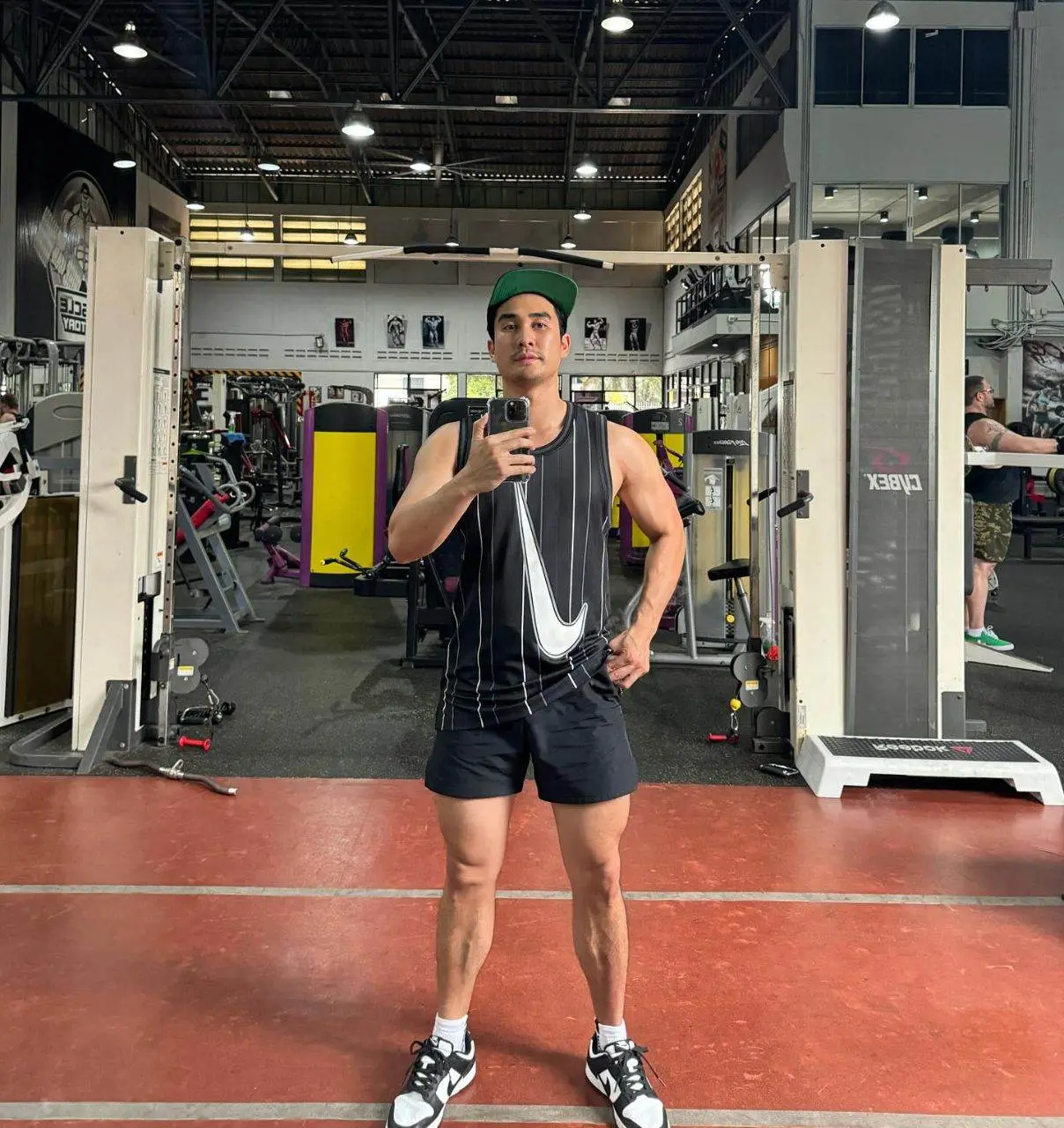 เพ่ดิวหุ่นหมีกำลังน่าฟัด