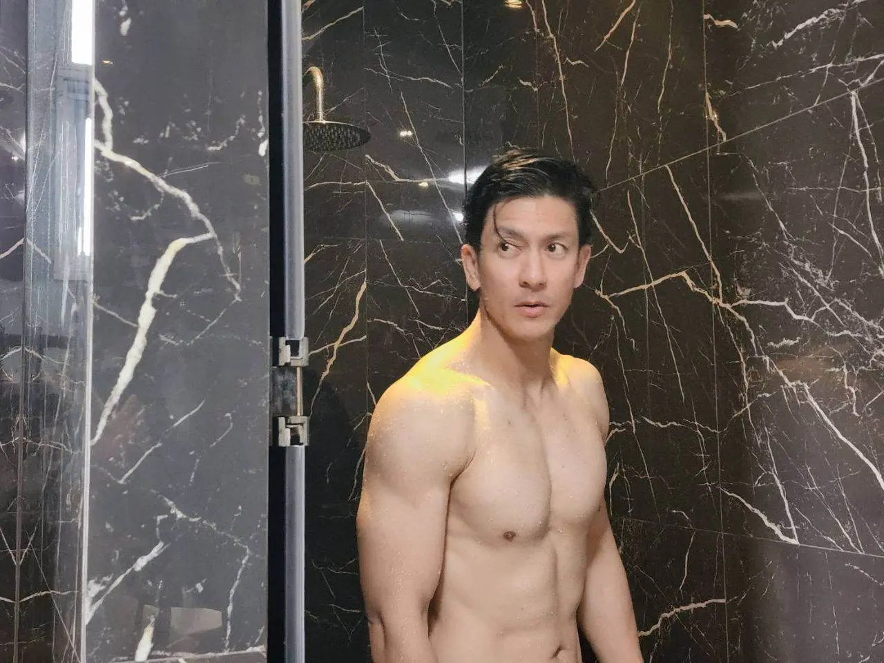 แซ่บตัวพ่อ