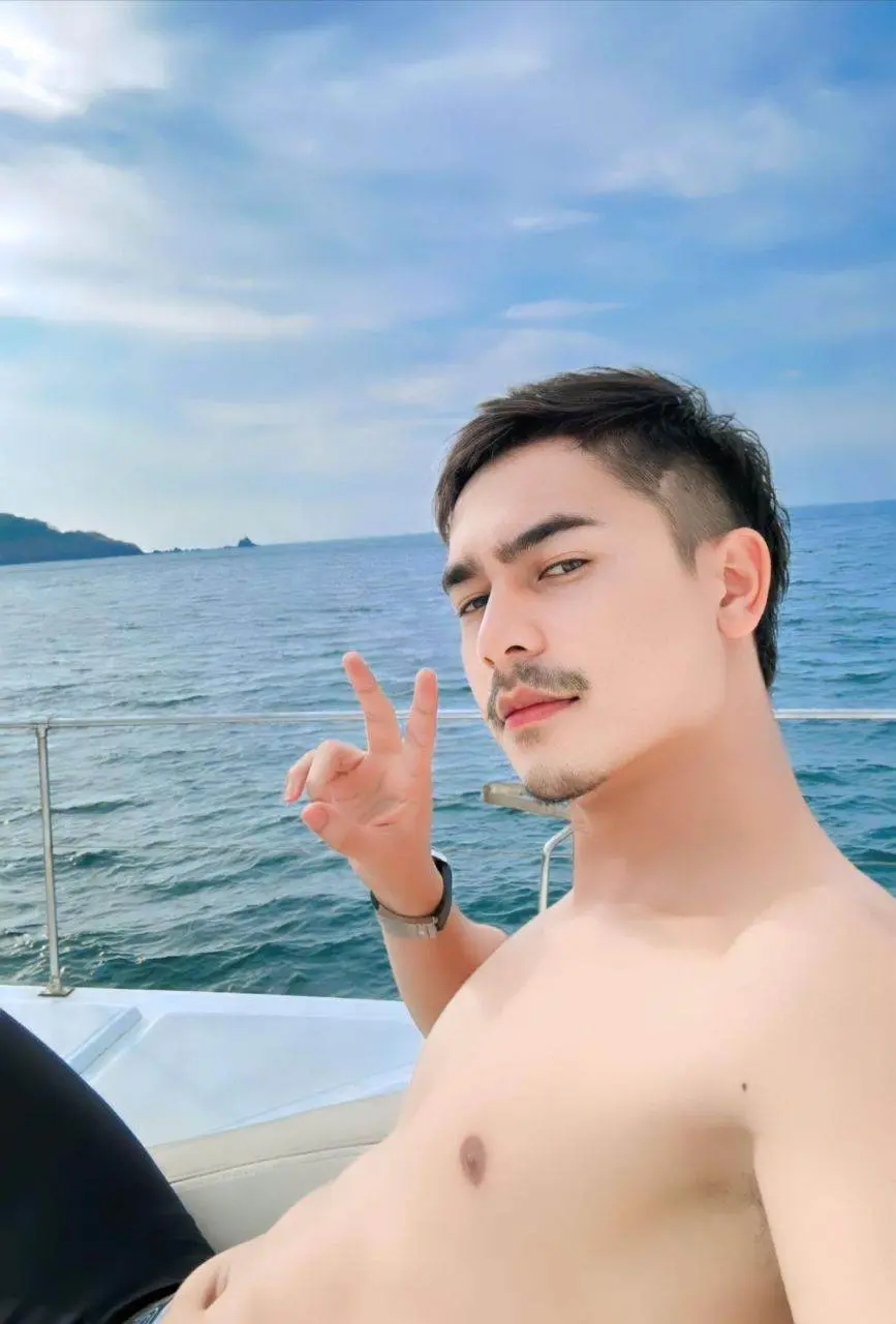 หล่อสดใสเดินไปมั้ย?พ่อเอ้ย