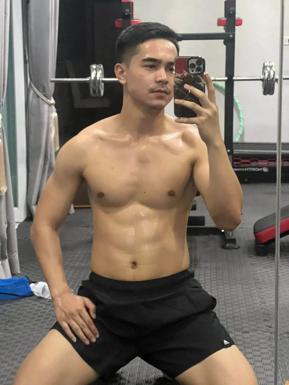 หล่อสดใสเดินไปมั้ย?พ่อเอ้ย