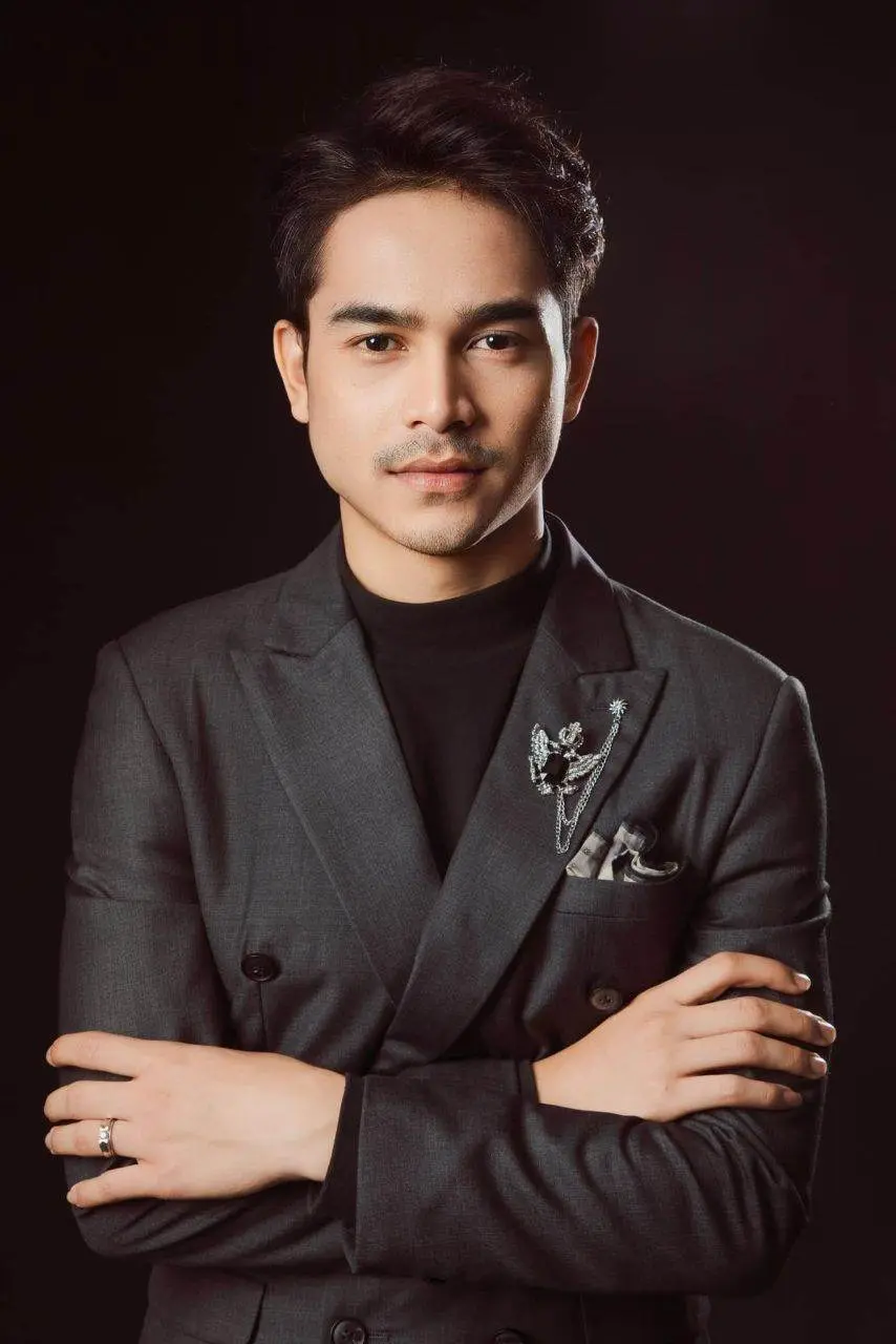 หล่อสดใสเดินไปมั้ย?พ่อเอ้ย